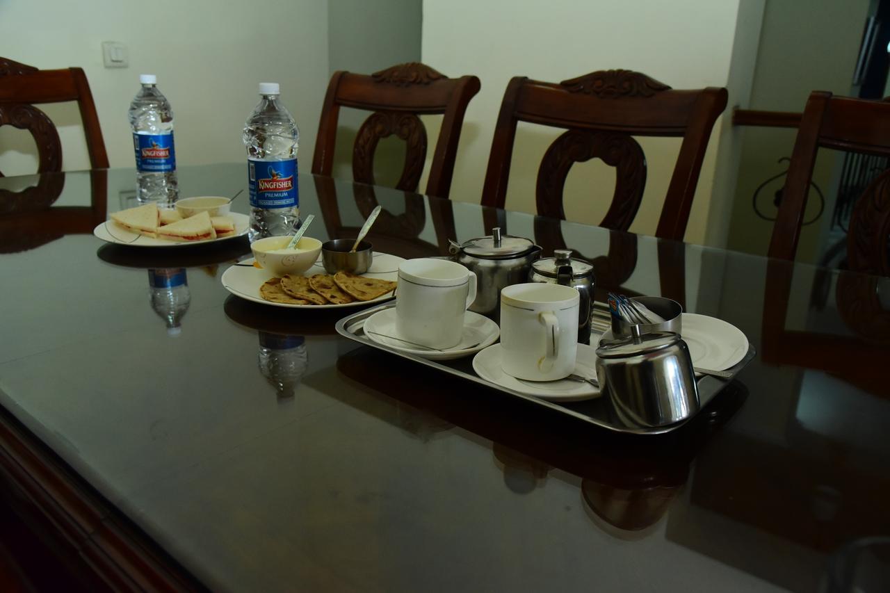 The Mayflower Hotel Gurgaon Dış mekan fotoğraf
