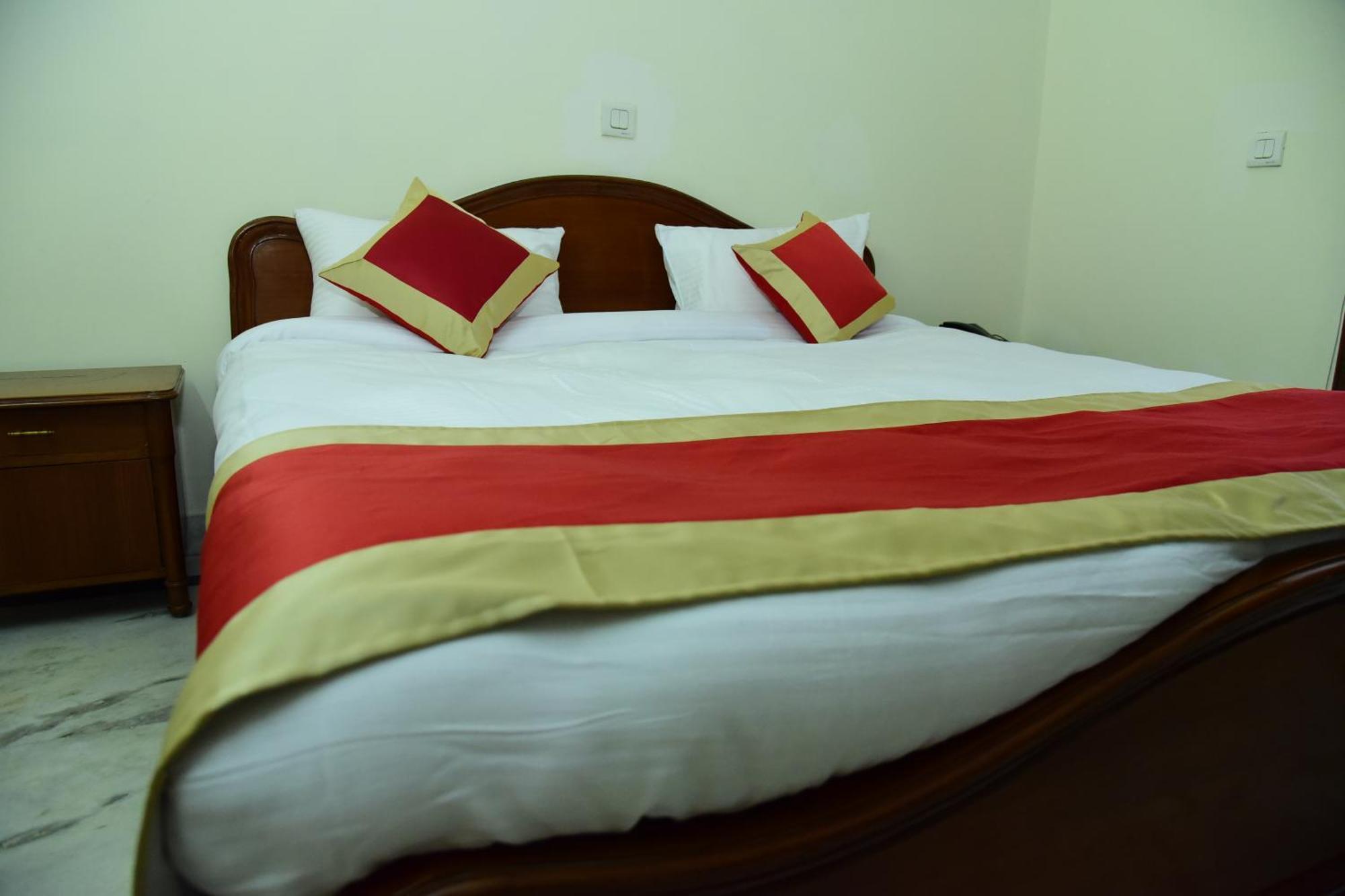 The Mayflower Hotel Gurgaon Dış mekan fotoğraf