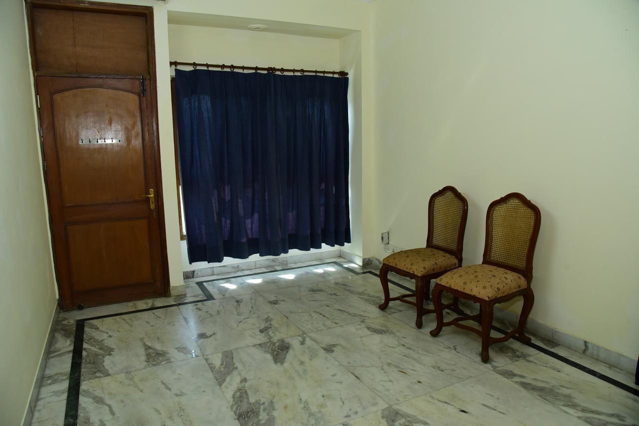 The Mayflower Hotel Gurgaon Dış mekan fotoğraf