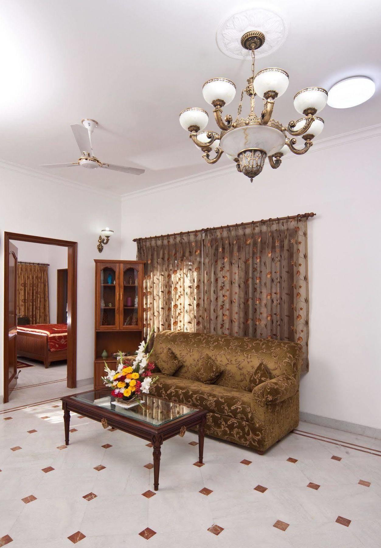 The Mayflower Hotel Gurgaon Dış mekan fotoğraf